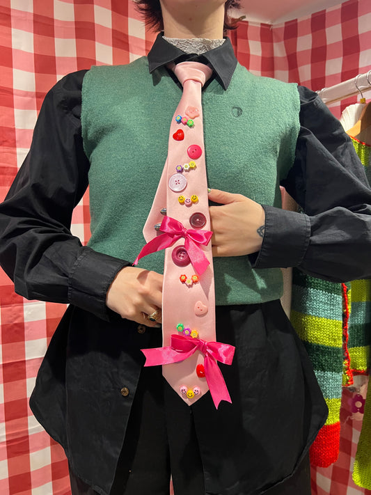 Pink cluttered tie