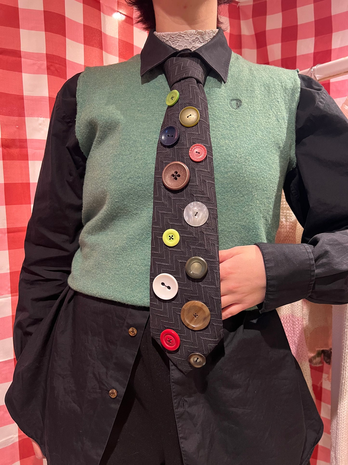 Button tie